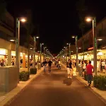 Modern Near The - Beahost *