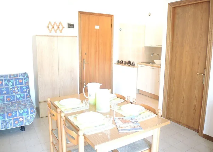 Modern Near The - Beahost * Μπιμπιόνε